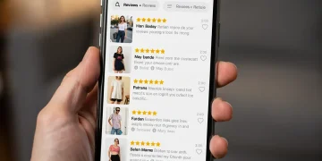 Shein product review screen on smartphone showing star ratings and customer feedback